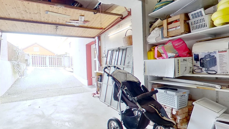 EFH | Garage