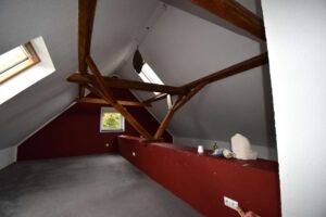 WE links DG wohnlich ausgebaut