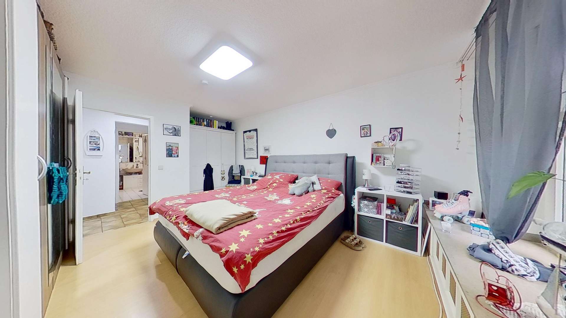 WE rechts - Schlafzimmer 1