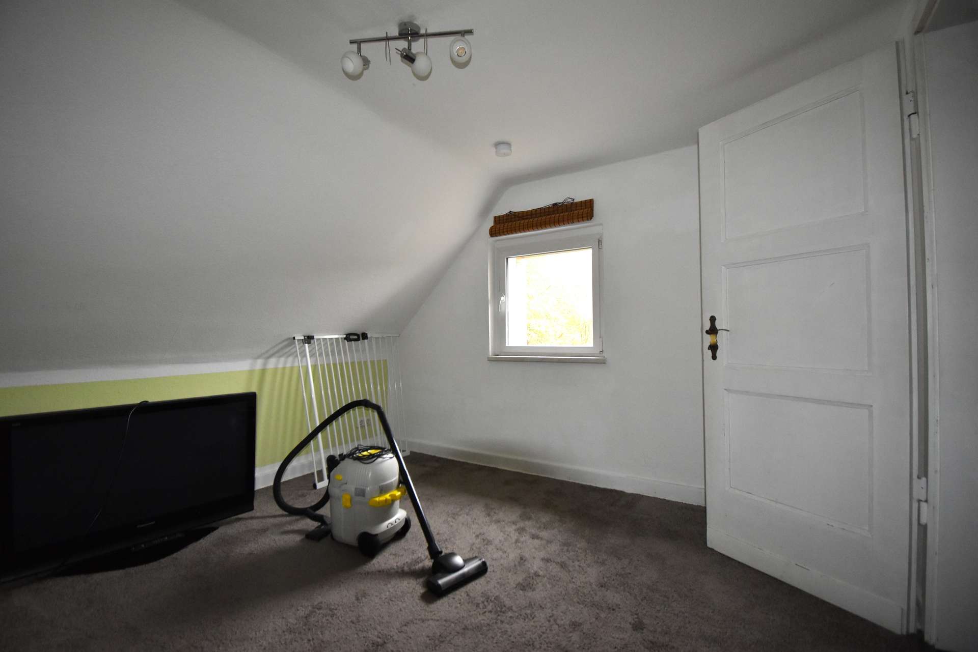 WE links DG wohnlich ausgebaut 2