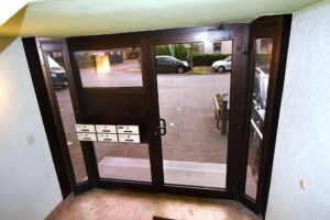 Treppenhaus Ansicht zur Haustür