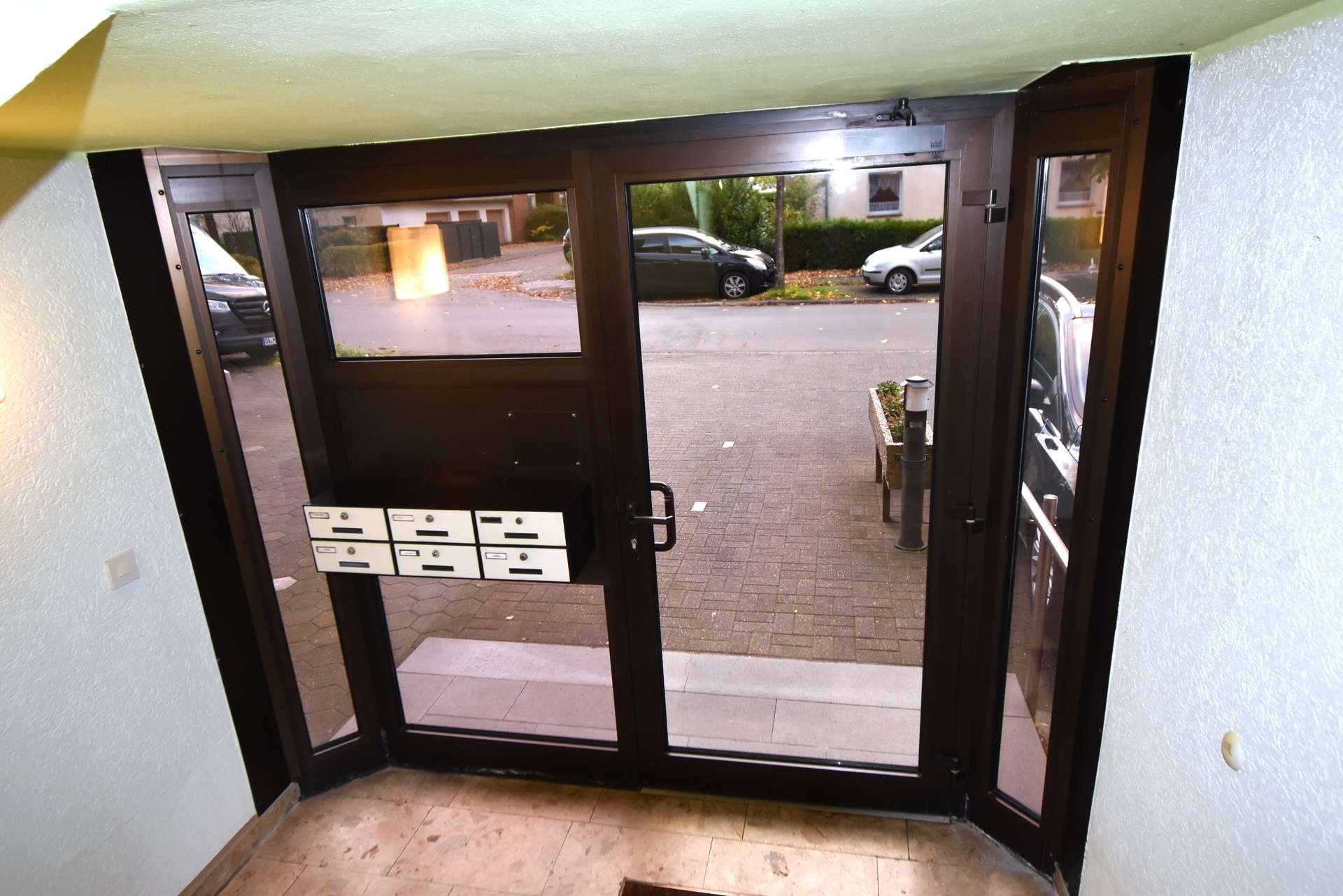 Treppenhaus Ansicht zur Haustür